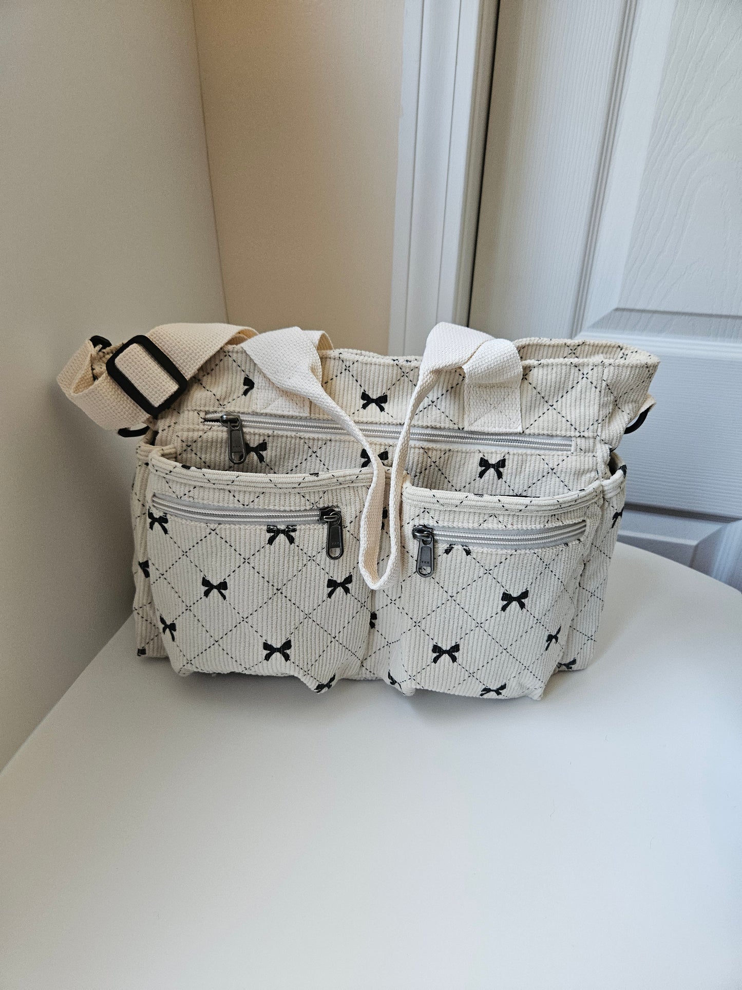 women's bag bow.