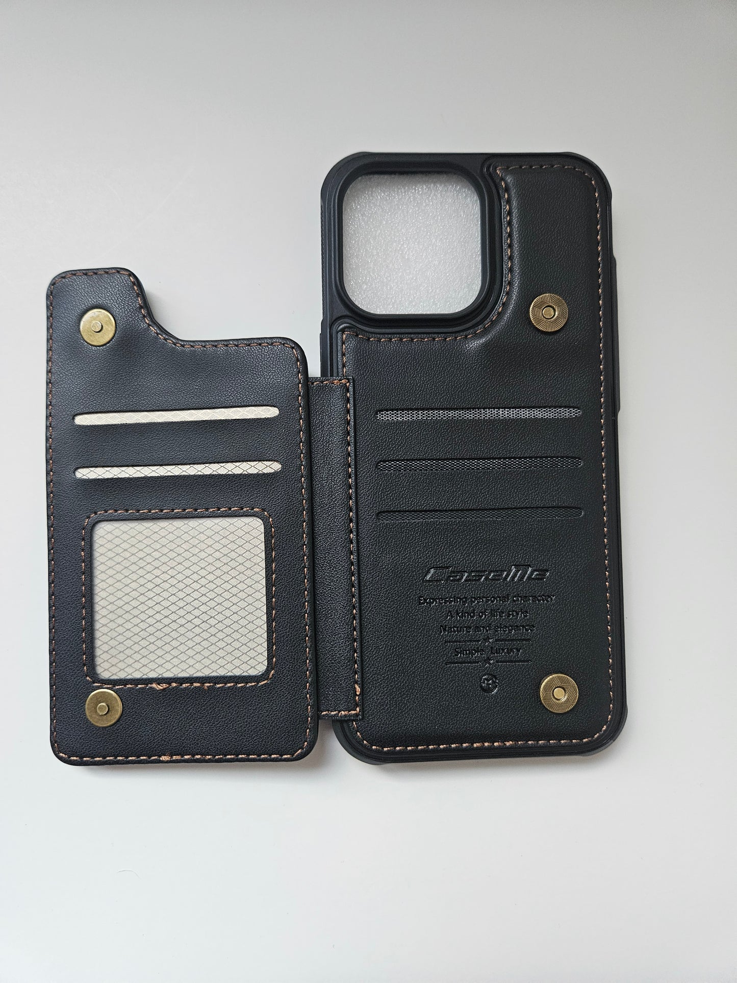 CASE MOBIL WITH POCKETS FOR CREDITS CARDS.